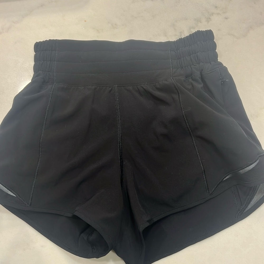 Lululemon Hotty Hot shorts HR 2.5” size 0